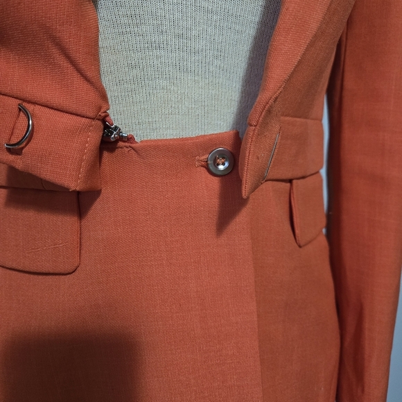 W118 BY WALTER BAKER Orange Midzipped Blazer. Size XS - Picture 8 of 15